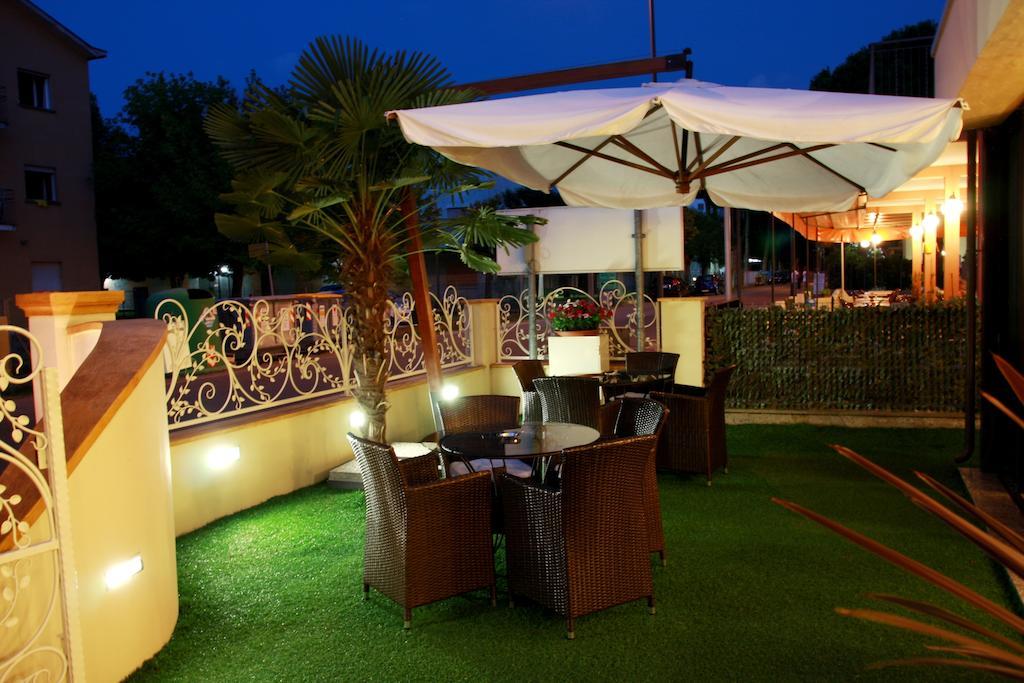 Hotel Monica Cervia Exterior photo